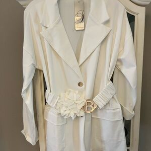 Elegant off White Blazer with Belt Made in Italy
